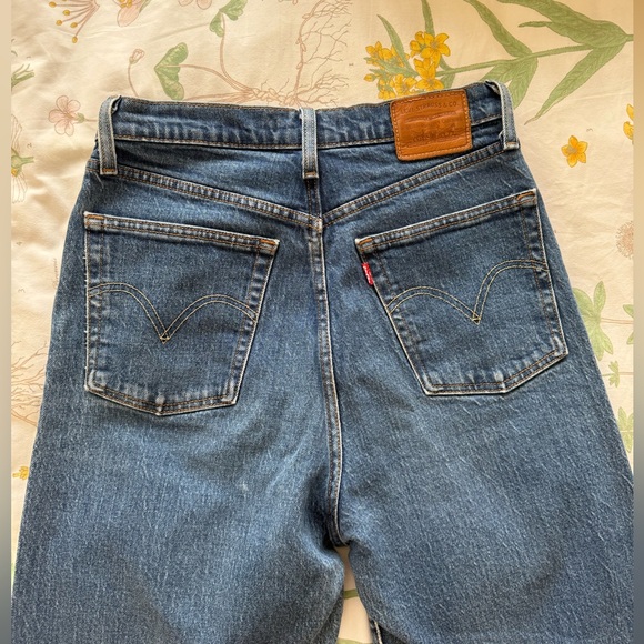 Levi’s Ribcage Straight - Picture 3 of 7